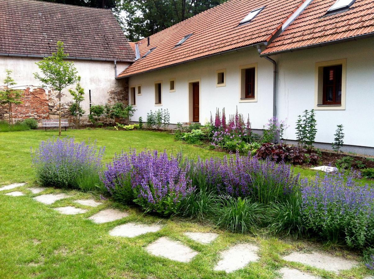 Veverci Dvur Otel Rosec Dış mekan fotoğraf