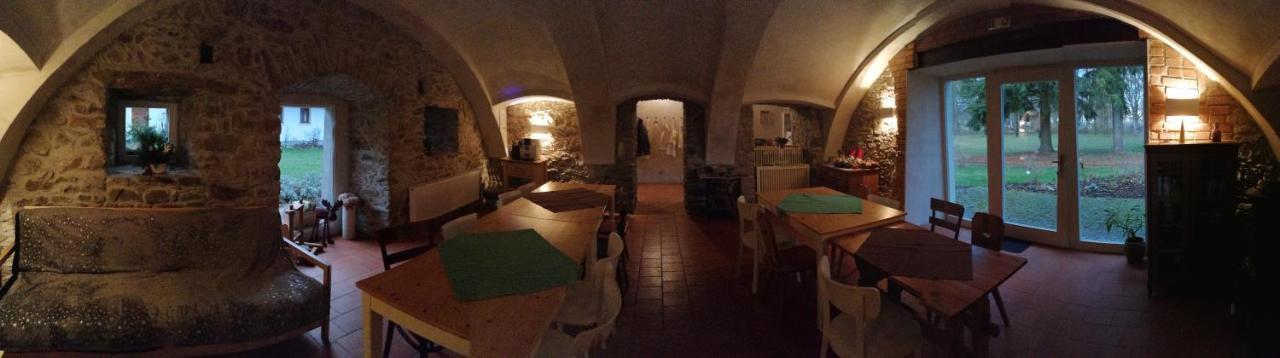 Veverci Dvur Otel Rosec Dış mekan fotoğraf